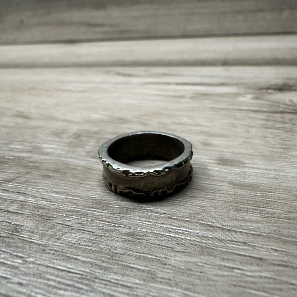Vintage Hand Made Silver Textured Men’s Ring‎